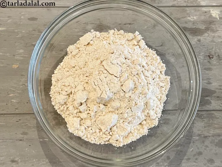 Step 2 – To make&nbsp;<strong>mooli jowar roti recipe | healthy radish jowar chapati | Indian style jowar mooli …