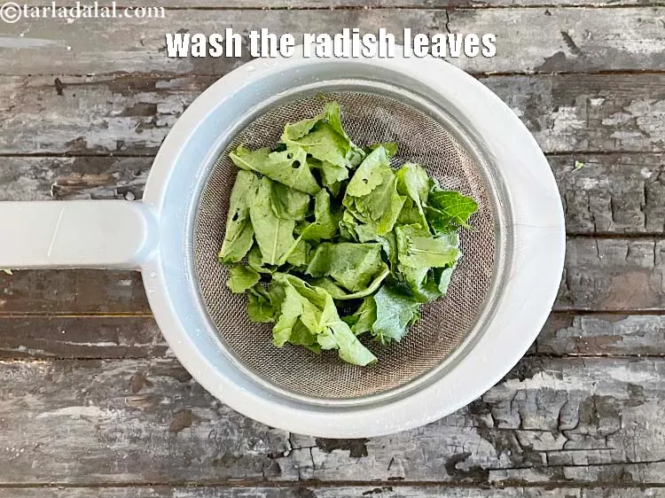 Step 11 – <meta charset="UTF-8" />Wash the radish leaves.&nbsp;