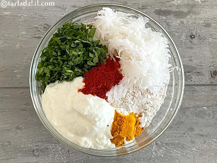 Step 17 – Add&nbsp;<meta charset="UTF-8" />1 1/2 tsp&nbsp;<a href="glossary-chilli-powder-red-chilli-powder-339i">chilli powder</a>.