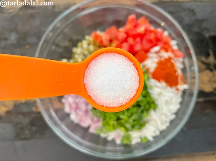 स्टेप 21 – स्वादानुसार नमक डालें।