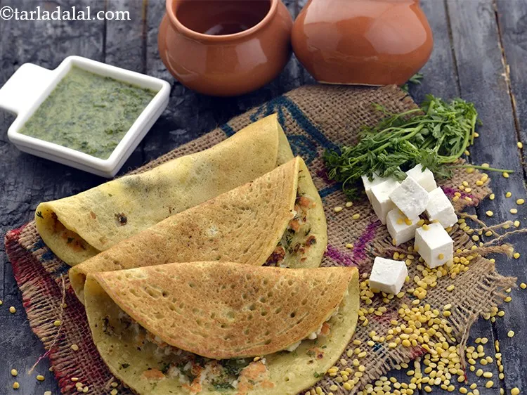 स्टेप 20 – <strong>मूंग दाल चीला</strong> को | <strong>मूंग दाल और पनीर चिल्ला …