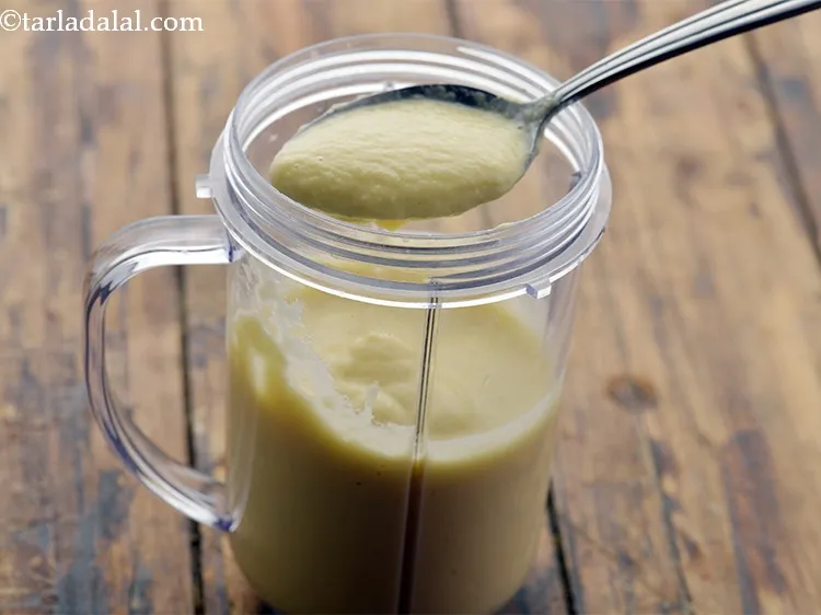 स्टेप 6 – थोड़े पानी का उपयोग करके मुलायम होने तक पीस लीजिए।