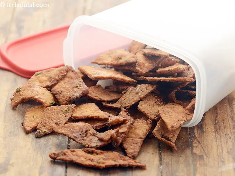 Step 29 – After deep-frying, let the&nbsp;<strong>moong dal crispies | moomg dal namakpare | kids tiffin snack |</strong>&nbsp;cool …