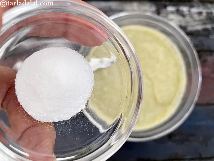 Step 22 – Sprinkle&nbsp;<meta charset="UTF-8" />1/2 tsp&nbsp;<a href="glossary-fruit-salt-420i">fruit salt</a>.