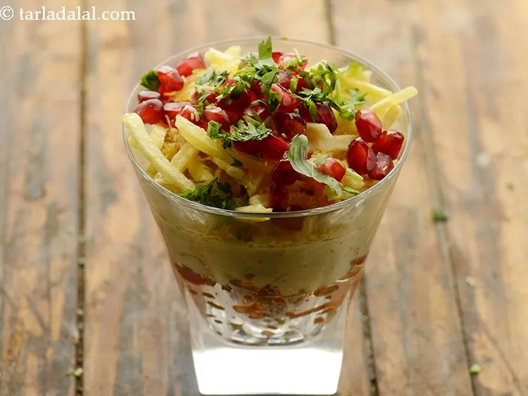 स्टेप 17 – १/२ टेबल-स्पून धनिया छिड़कें।