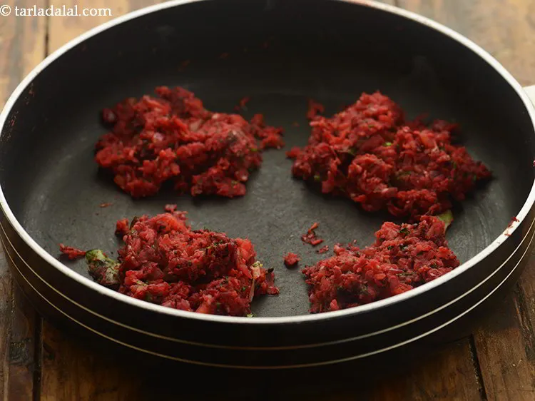 Step 33 – Divide the stuffing for <strong>healthy sprouts dosa recipe</strong> into 4 equal portions and keep aside.