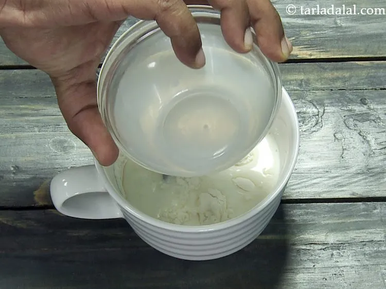 Step 7 – Add 3 tbsp of milk. This will help to adjust the consistency of the mixture.&nbsp;