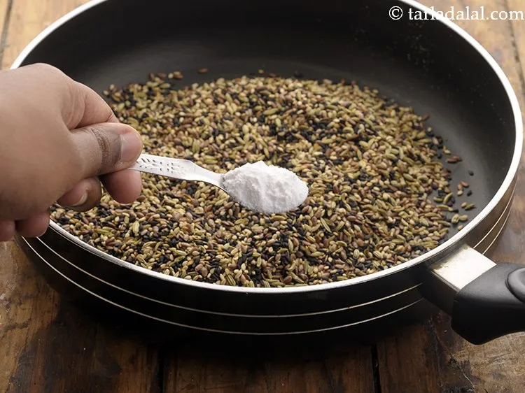 Step 17 – Add powdered sugar. This is optional. Health seekers can easily avoid it.&nbsp;