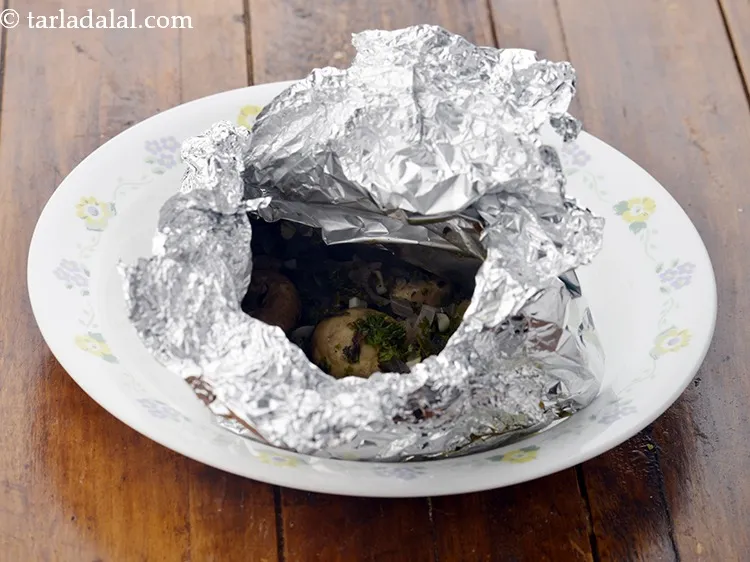 Step 15 – Bake it in a pre-heated oven at 200&deg;C (400&deg;F) for 15 minutes.