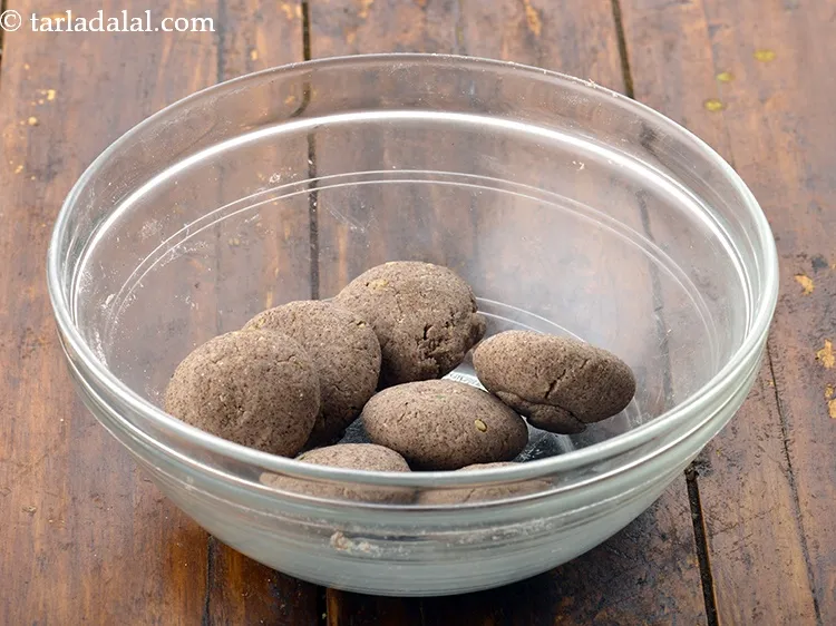 Step 14 – To make<strong> nachni bajra khakhra recipe | healthy ragi khakhra | masala nachni khakhra | …