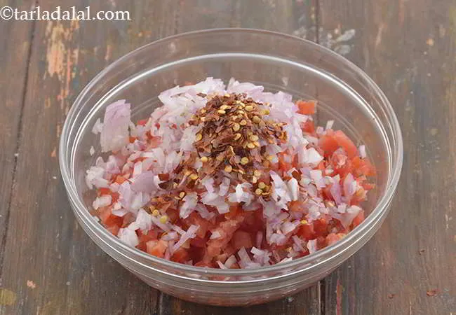 Step 4 – Add the dried red chilli flakes as well.