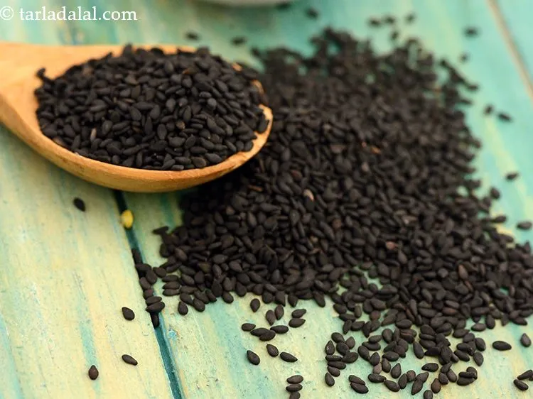 स्टेप 6 – १ टी-स्पून <a href=""https://www.tarladalal.com/glossary-nigella-seeds-kalonji-onion-seeds-hindi-552i"">कलोंजी</a>&nbsp;डालें। यह इस सब्जी को एक अनोखा …