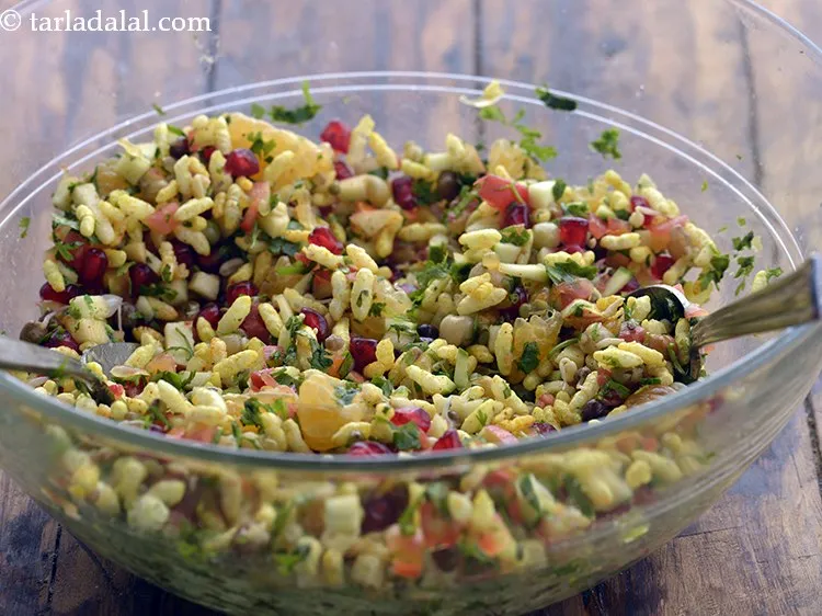 Step 22 – Mix well and our&nbsp;<strong>healthy bhel recipe | bhel with sprouts and fruits | bhel for …