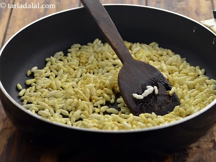 Step 7 – Mix well and cook on a medium flame for 1 minute.