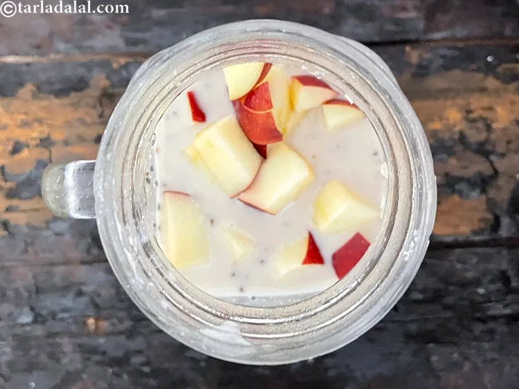 Step 18 – <meta charset="UTF-8" /> Just before serving <strong>oatmeal almond milk with apples | oats with apples …