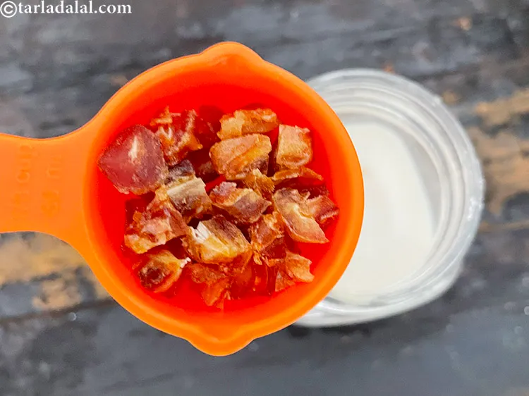 Step 14 – Add&nbsp;<meta charset="UTF-8" />1 tbsp&nbsp;finely&nbsp;<a href="glossary-chopped-dates-801i">chopped dates (khajur)</a>.