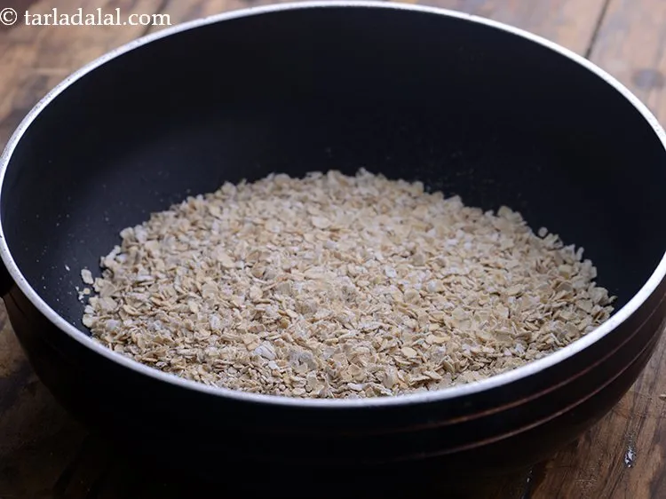 स्टेप 12 – <strong>ओट्स और पोहा सूखा भेल</strong> बनाने के लिए | <strong>ओट्स …