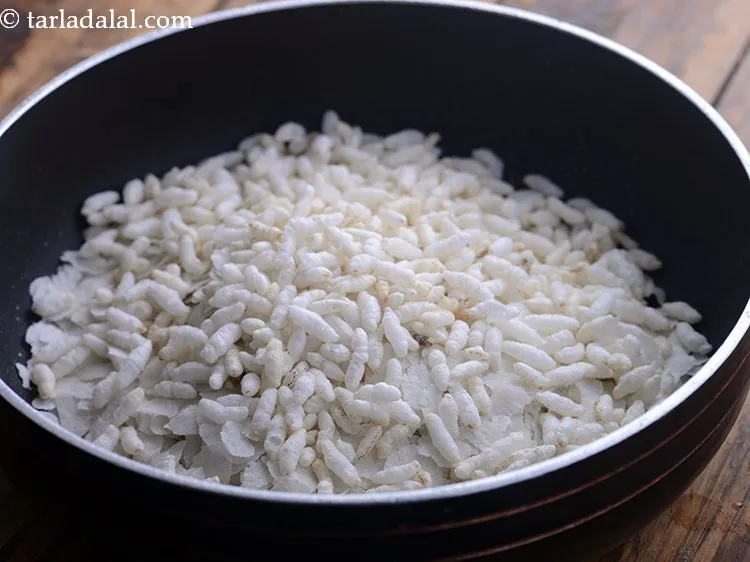 स्टेप 14 – मुरमुरा डालें।