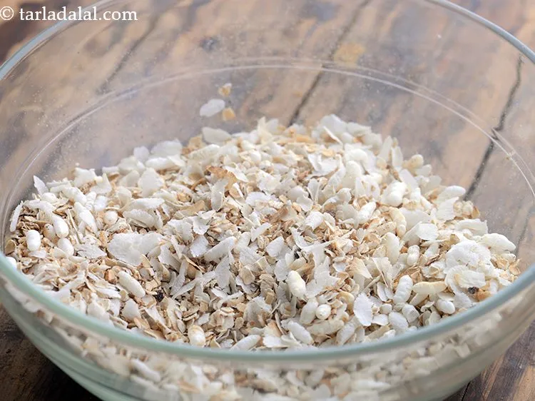 स्टेप 16 – इसे एक कटोरे में डालें और मिश्रण को पूरी तरह …