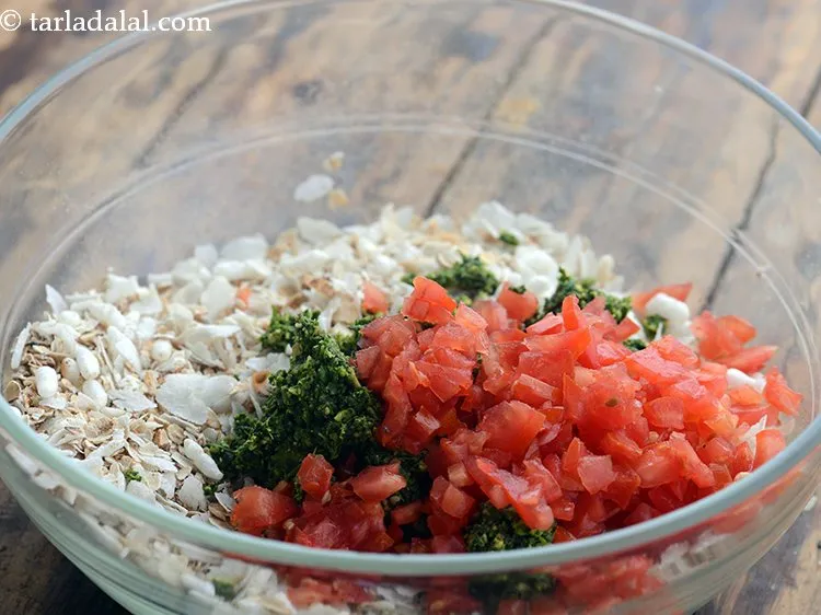 स्टेप 18 – टमाटर डालें।