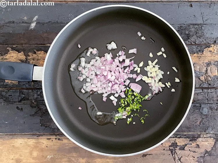 Step 14 – <html><head></head><body><p>Add&nbsp;1 tsp&nbsp;finely&nbsp;<a href="glossary-chopped-green-chilli-820i">chopped green chillies</a>.</p></body></html>