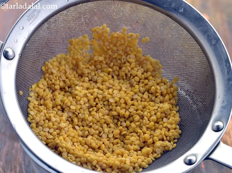 Step 3 – To prepare&nbsp;<strong>oats moong dal tikki | moong dal tikki with oats | &nbsp;healthy oats moong …
