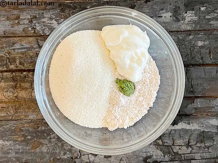 Step 8 – Add&nbsp;<meta charset="UTF-8" />1/2 tsp&nbsp;<a href="glossary-green-chilli-paste-hari-mirch-ki-paste-mirchi-paste-333i">green chilli paste</a>.