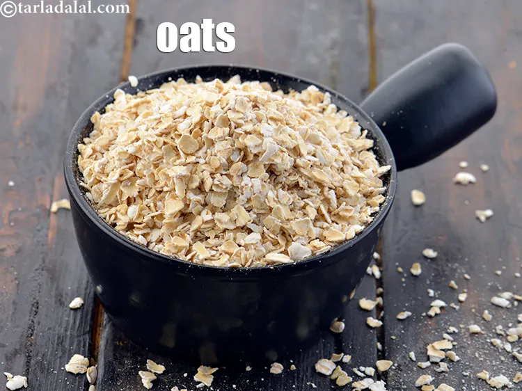 Step 3 – <meta charset="UTF-8" />These are&nbsp;<a href="https://www.tarladalal.com/glossary-quick-cooking-rolled-oats-rolled-oats-547i" target="_blank">quick cooking rolled oats</a>&nbsp;used to make oats flour.