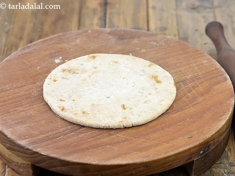 Step 23 – Roll again into a circle of 150 mm. (6&rdquo;) diameter circle using a little whole …