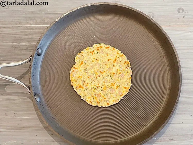 Step 19 – Cook&nbsp;<strong>onion roti | onion paratha | pyaz ki roti | healthy onion roti for weight …