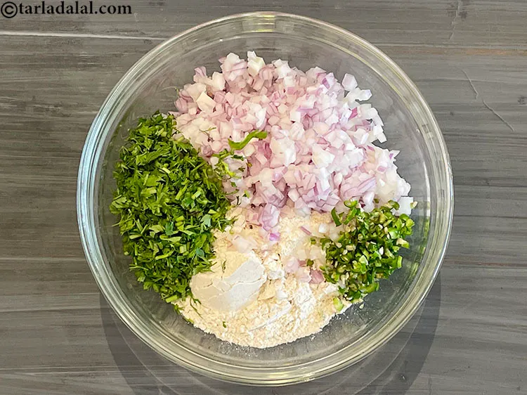 Step 5 – Add&nbsp;<meta charset="UTF-8" />1 1/2 tsp&nbsp;finely&nbsp;<a href="glossary-chopped-green-chilli-820i">chopped green chillies</a>. This gives a nice spice to the …