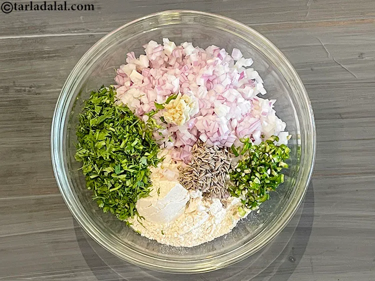 Step 7 – Add&nbsp;<meta charset="UTF-8" />1/2 tsp&nbsp;<a href="glossary-grated-ginger-943i">grated ginger (adrak)</a>.