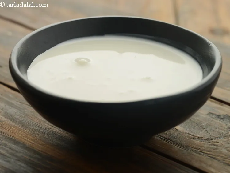 Step 4 – Then add some fresh cream to make <strong>pomegranate orange drink</strong>.&nbsp;