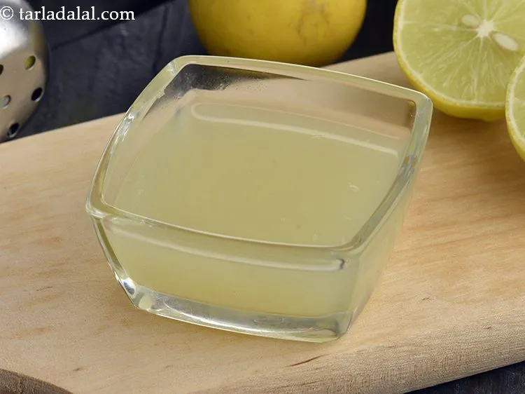 स्टेप 12 – ऊपर १ टी-स्पून नींबू का रस निचोड़ें। नींबू विटामिन सी …