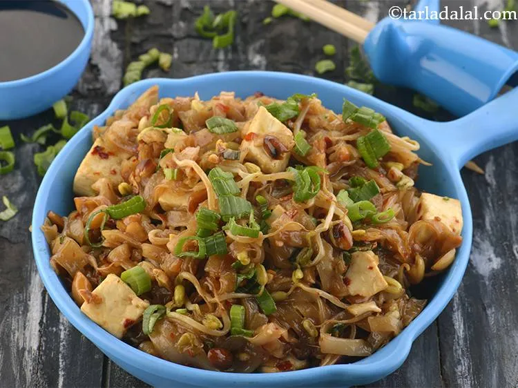 Step 26 – Serve your&nbsp;<strong>vegetarian pad Thai noodles | India style veg pad Thai noodles |</strong>&nbsp;immediately as reheating …