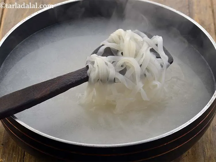 Step 4 – Now, put the noodles into the vessel and let them boil for about 4-5 minutes.