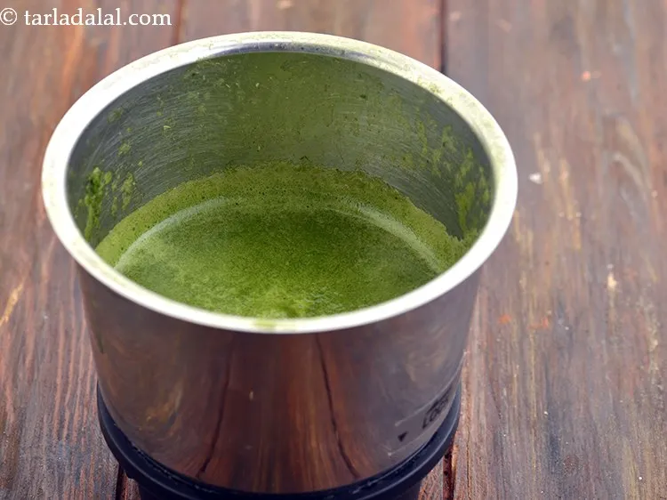 Step 18 – Add the prepared spinach pur&eacute;e.