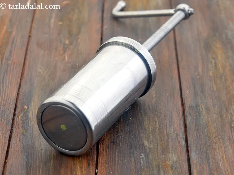 Step 20 – <strong>To make palak chakli recipe | spinach murukku | palak murukku | spinach chakli Indian …