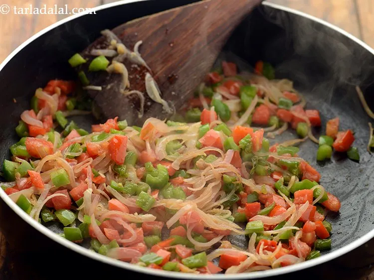 स्टेप 15 – <strong>पौष्टिक चना पालक ब्राउन राइस</strong> को २ से ३ मिनट …