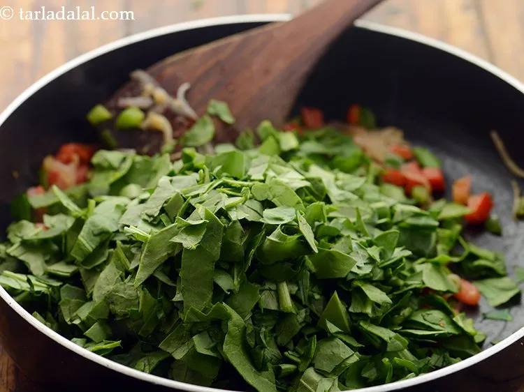स्टेप 16 – पालक डालें। पालक लोह का एक सबसे बड़ा स्रोतों है …