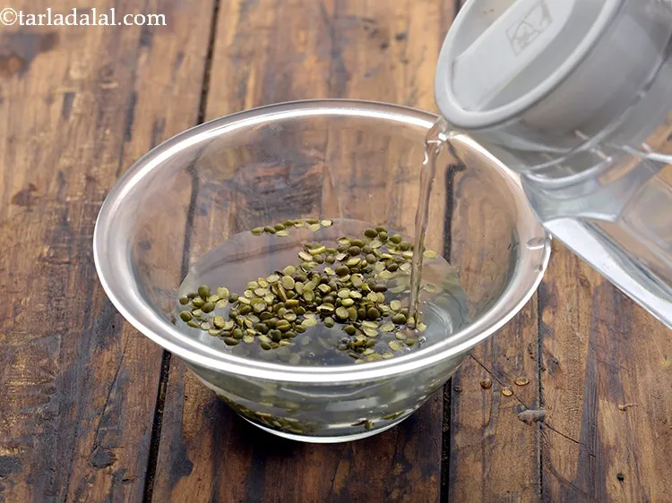 स्टेप 10 – <strong>शिशुओं और बच्चों के लिए पालक मूंग दाल सूप</strong>&nbsp;बनाने के …