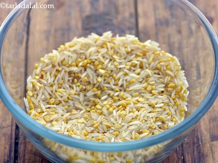 Step 2 – To make&nbsp;<strong>palak khichdi | palak dal&nbsp;khichdi | how to make palak khichdi |</strong>, measure the …