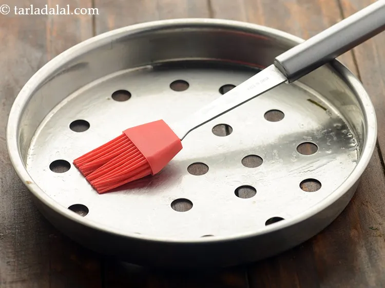 Step 19 – For steaming&nbsp;<strong>&nbsp;</strong><b><span style="font-size: 12pt; font-family: &quot;Kohinoor Devanagari Regular&quot;;">palak methi na muthia | Gujarati palak methi …