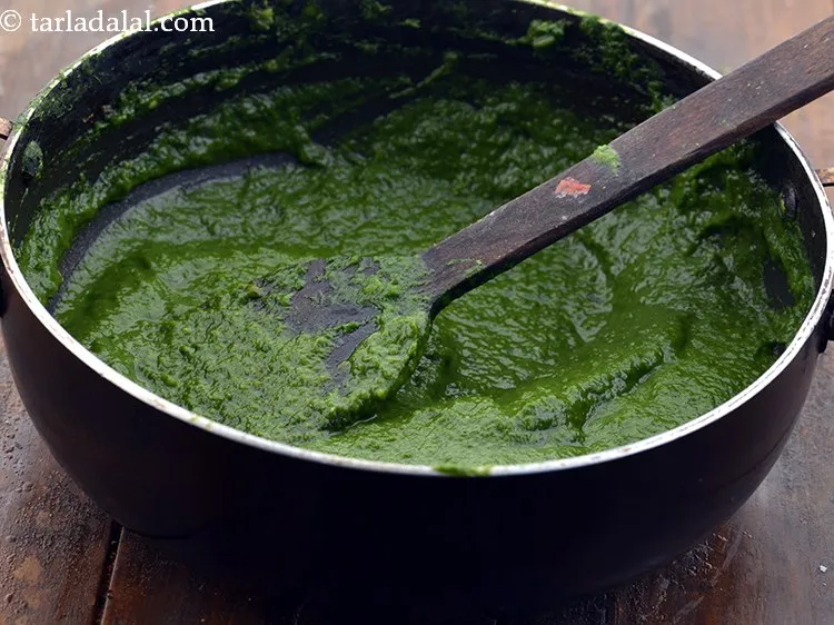 स्टेप 45 – अच्छी तरह मिलाएं और बीच-बीच में हिलाते हुए मध्यम आंच …