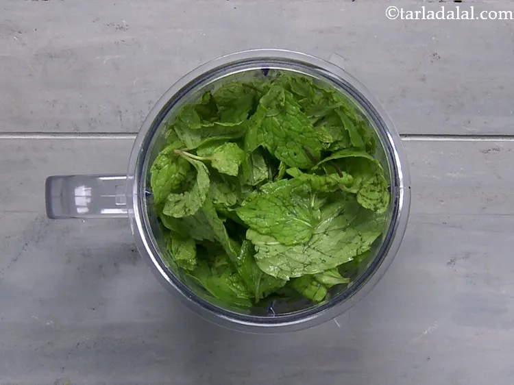 Step 8 – Add the mint leaves.