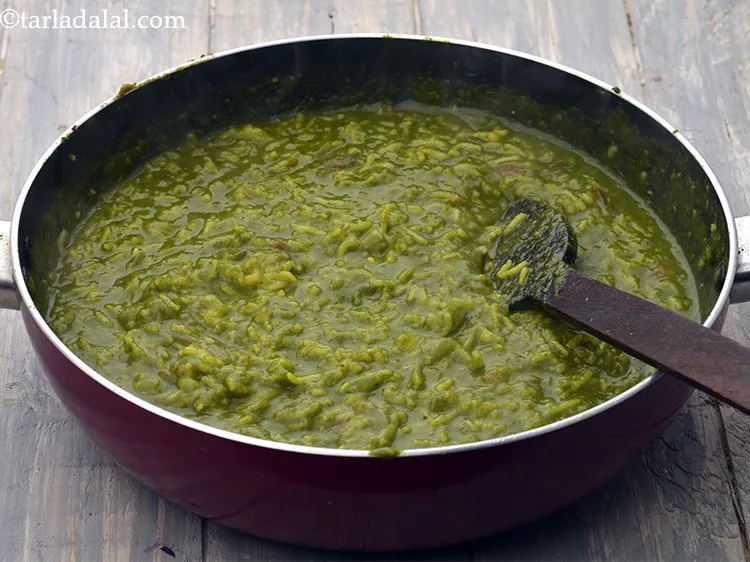 Step 29 – Mix <strong>Palak Khichdi</strong> well and cook on a medium flame for 2 to 3 minutes, …