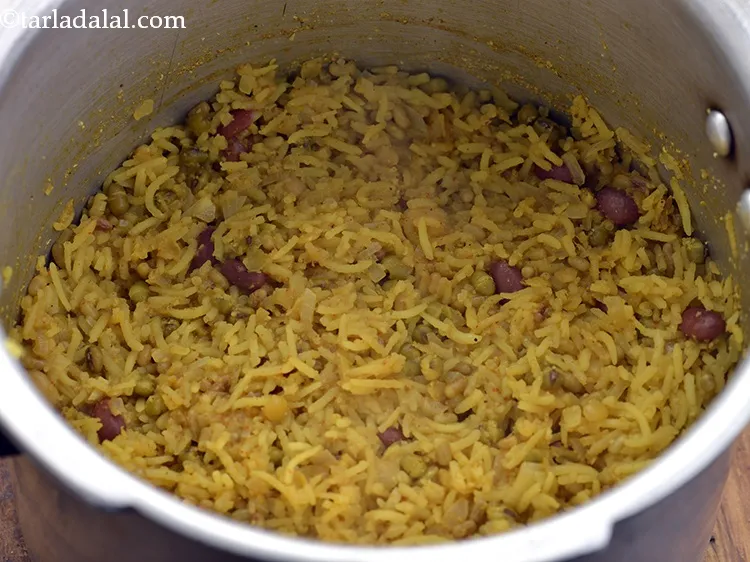 स्टेप 26 – ढक्कन खोलने से पहले भाप को निकलने दें।