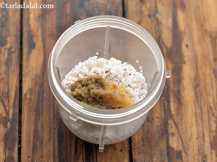 स्टेप 3 – २ टी-स्पून अदरक-लहसुन की पेस्ट डालें। यदि आपके पास पेस्ट …