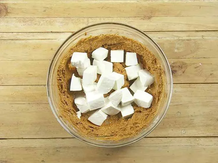 Step 36 – Add the<em> paneer cubes</em> and mix gently. Ensure you do not break them will tossing.