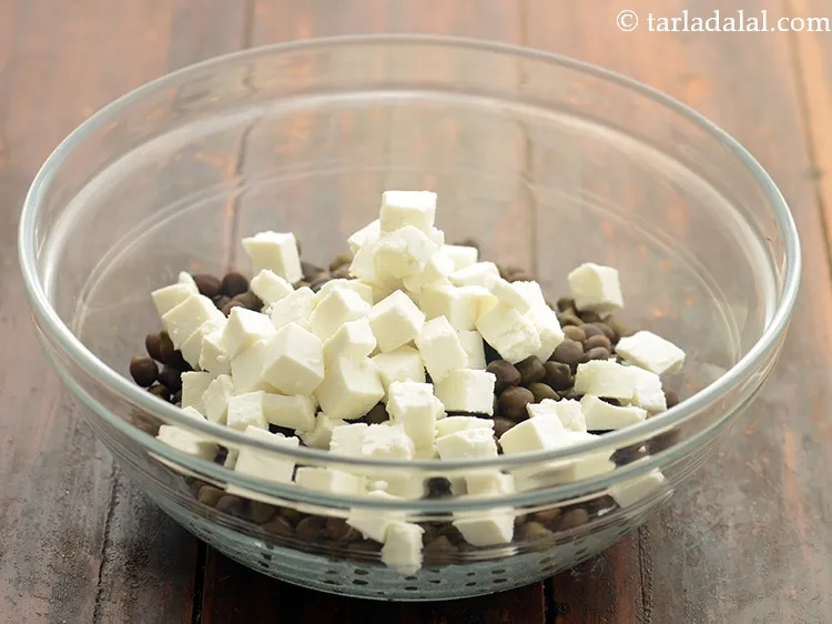 Step 17 – Add the paneer cubes to it. Cut the paneer into cubes of desired size.&nbsp;
